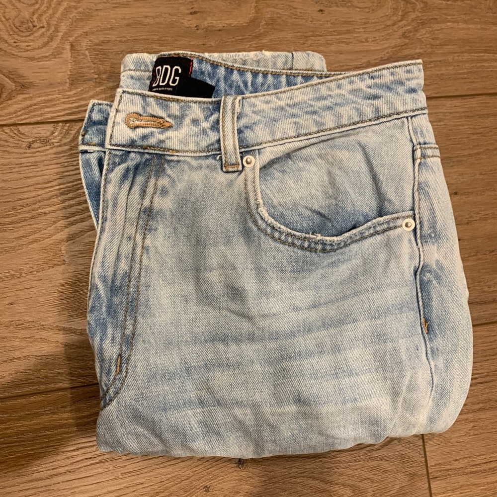 Urban Outfitters Mom Jeans